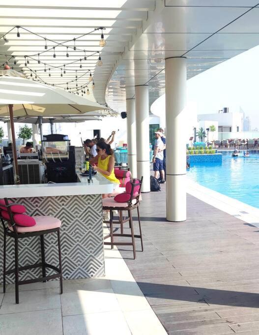 Amazing Apartment With Infinity Pool Dubai Eksteriør billede