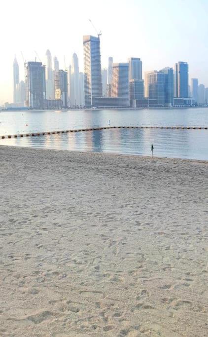 Amazing Apartment With Infinity Pool Dubai Eksteriør billede